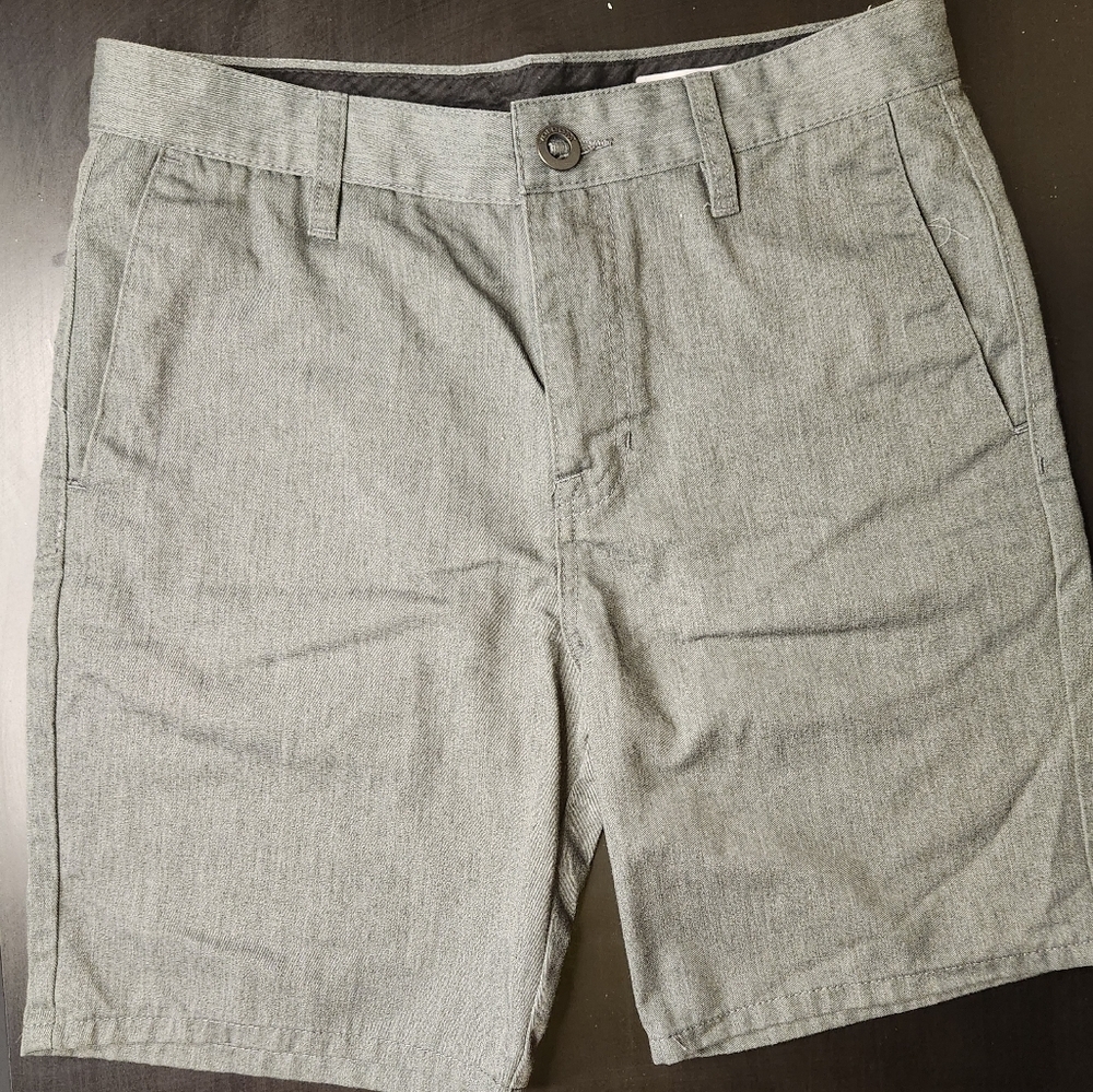 Mens Casual Shorts Volcom Gray Size 30